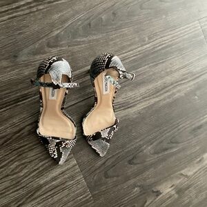 Steve Madden Heels so 9